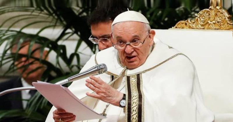 El papa pide a sacerdotes liberarse de egoísmos y ambiciones